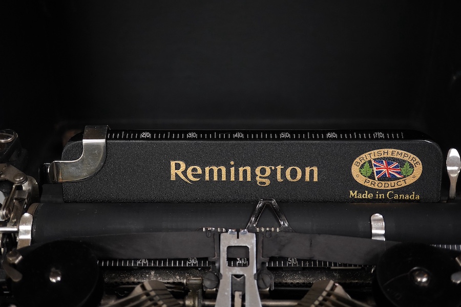 A cased Remington Model 5 portable typewriter. Condition - good.